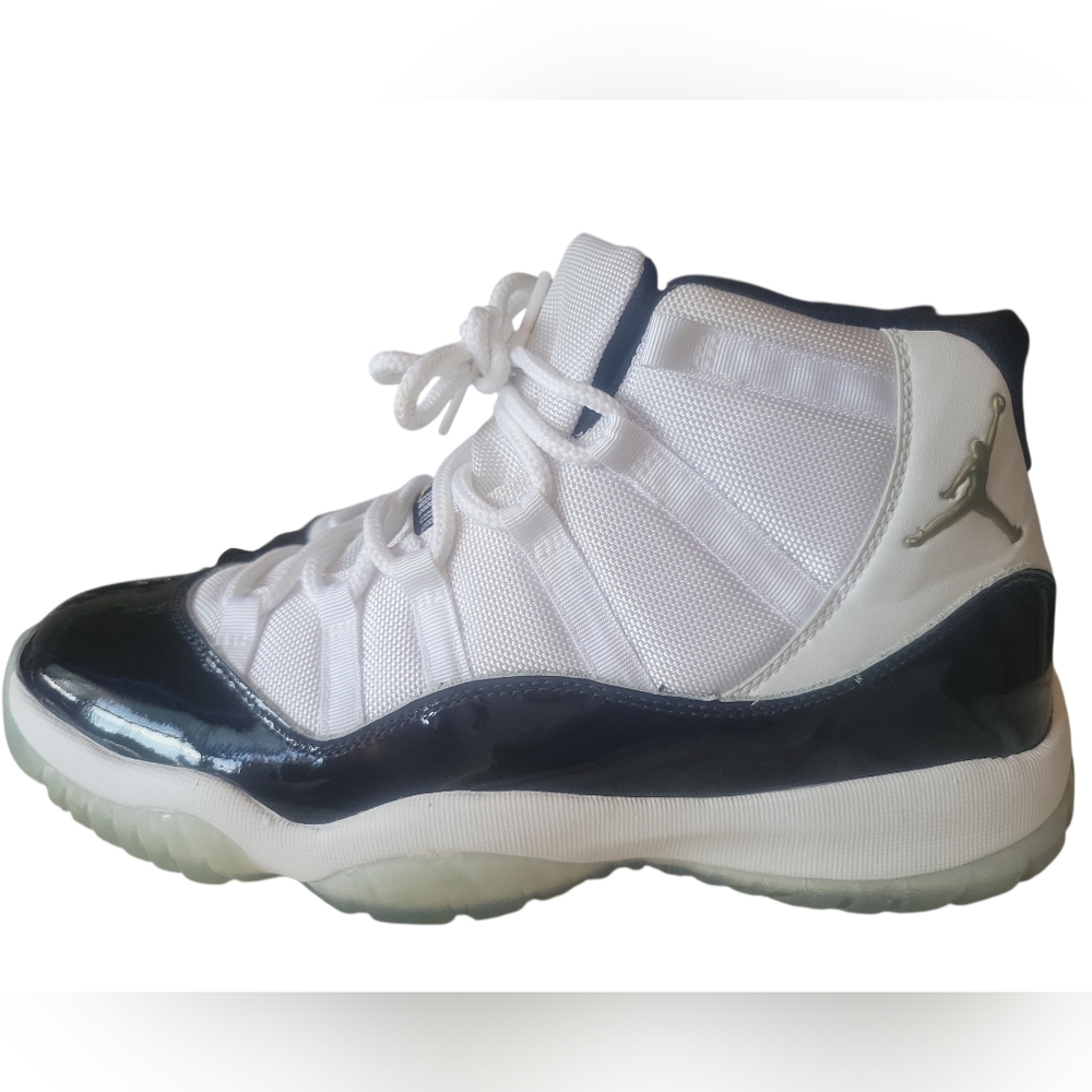 Jordan Retro 11 Concord Sneakers  White and Black Sz 11